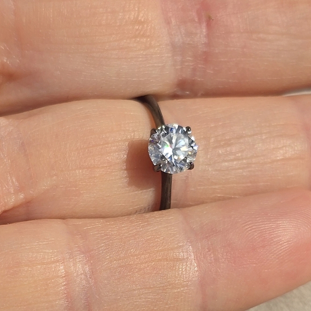 925 Sterling Silver Ring Sz 7 with Moissanite Gemstone 6mm - Picture 4 of 10